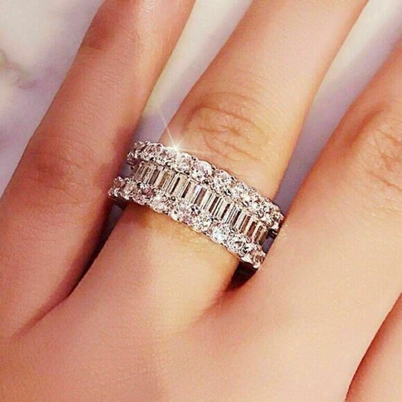 WHITE GOLD PLATED CZ DIAMOND WEDDING BAND RING - Picture 3 of 3